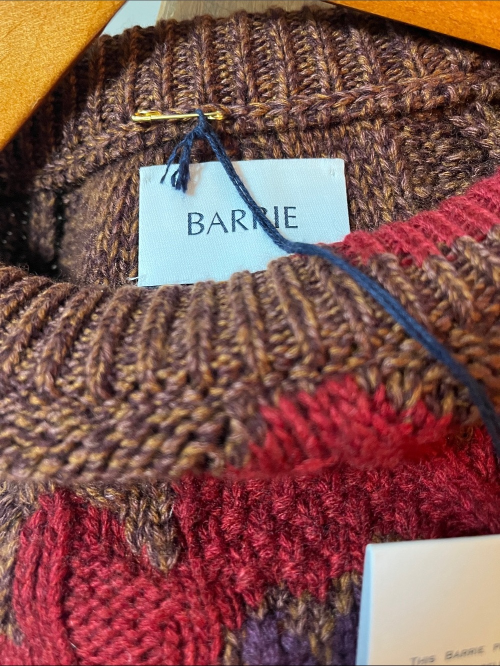 Barrie cable-knit sweater red floral intarsia 100% cashmere sz S NWT - Picture 7 of 9